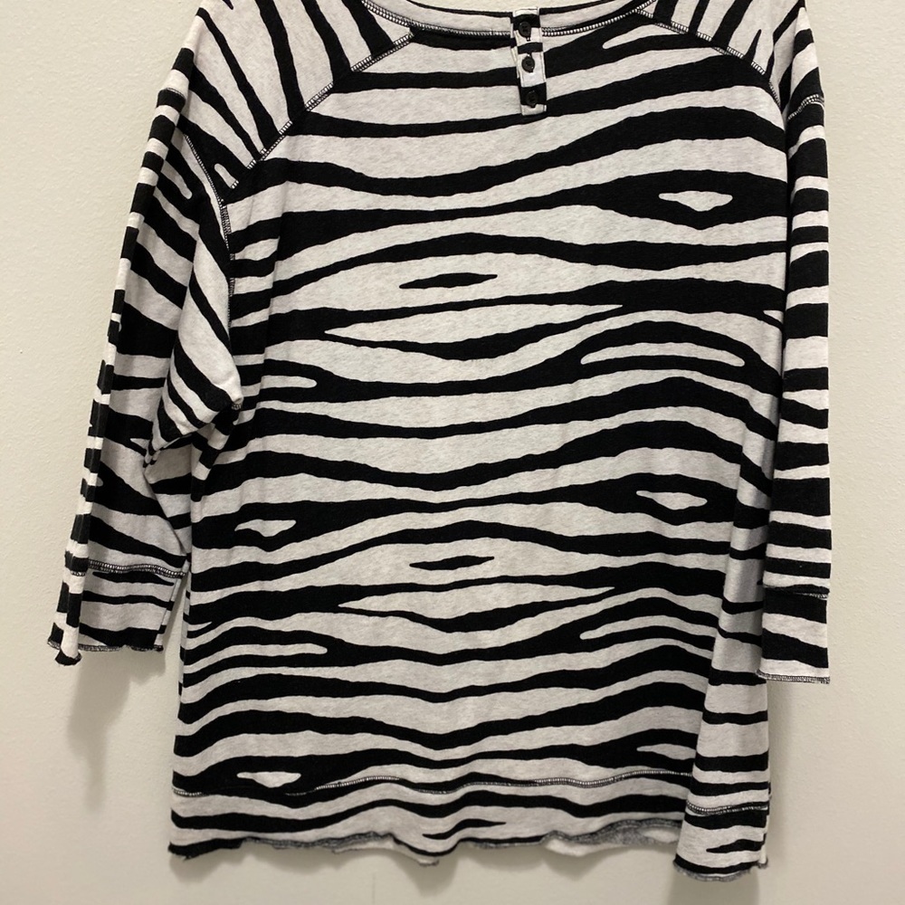 Sejour 1xl black and white striped long sleeve. Great fit - Picture 5 of 10